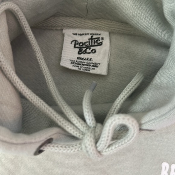 New small light green Bethany Beach hoodie, kangaroo pocket, never worn. - Picture 4 of 6